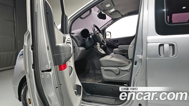 Hyundai Starex 2018 — photo 10