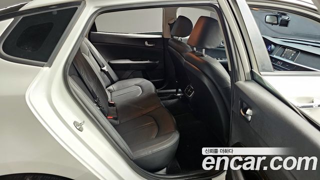 Kia K5 2019 — photo 12