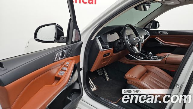 BMW X7 2021 — photo 10