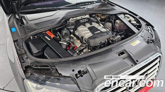Audi A8 2011 — photo 6
