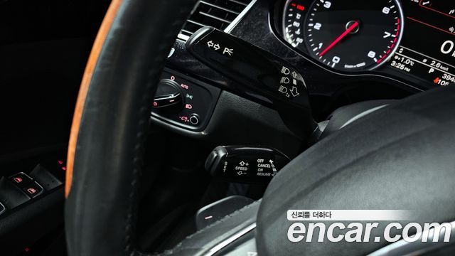 Audi A8 2011 — photo 16