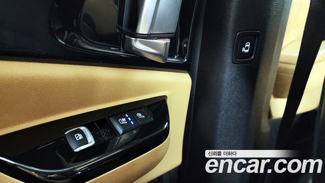 Kia Canival 2021 — photo 19