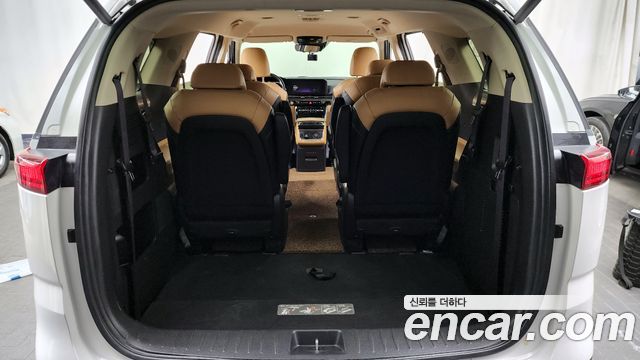 Kia Canival 2021 — photo 20