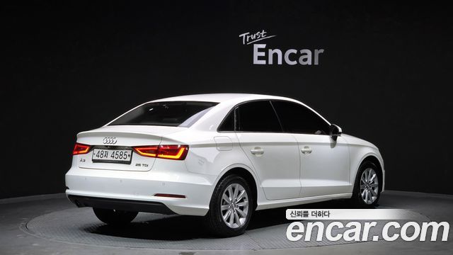 Audi A3 2015 — photo 2