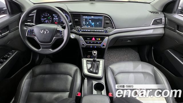 Hyundai AVANTE 2018 — photo 7