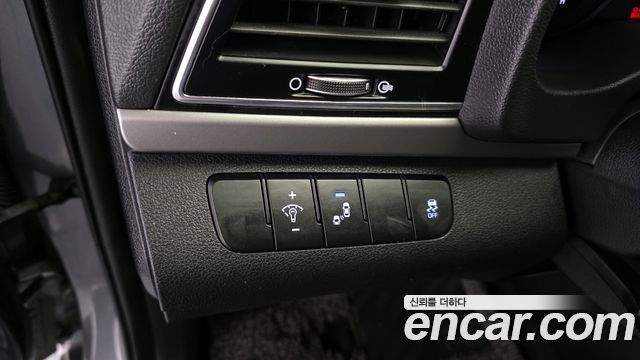 Hyundai AVANTE 2018 — photo 14