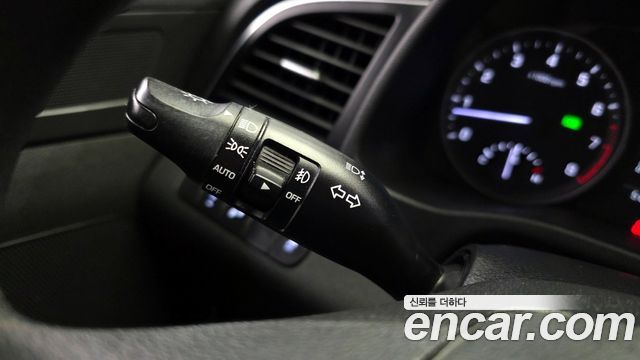 Hyundai AVANTE 2018 — photo 18