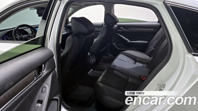 Honda Accord 2022 — photo 11