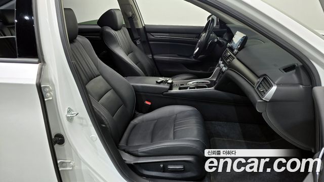Honda Accord 2022 — photo 12