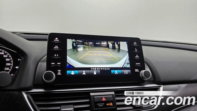 Honda Accord 2022 — photo 16