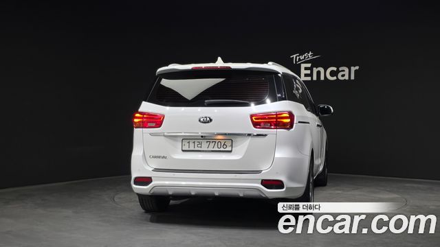 Kia Canival 2019 — photo 4