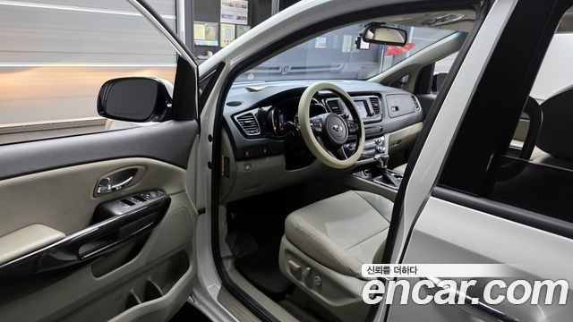 Kia Canival 2019 — photo 10