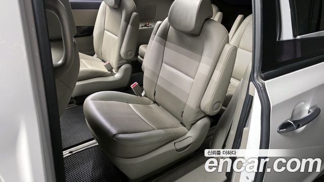 Kia Canival 2019 — photo 11