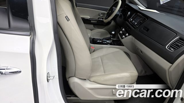 Kia Canival 2019 — photo 12