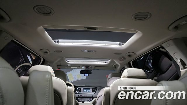 Kia Canival 2019 — photo 20