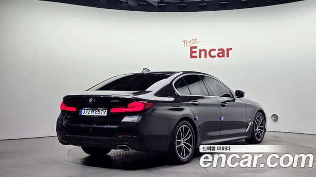 BMW 5-Series 2022 — photo 2