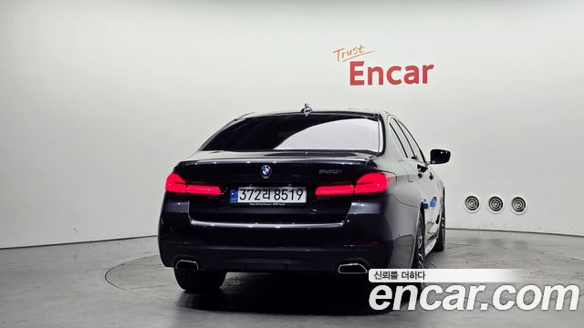 BMW 5-Series 2022 — photo 4