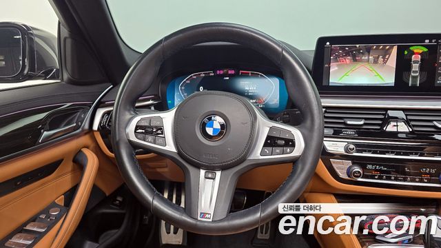 BMW 5-Series 2022 — photo 14