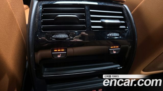 BMW 5-Series 2022 — photo 17