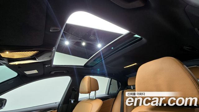 BMW 5-Series 2022 — photo 19