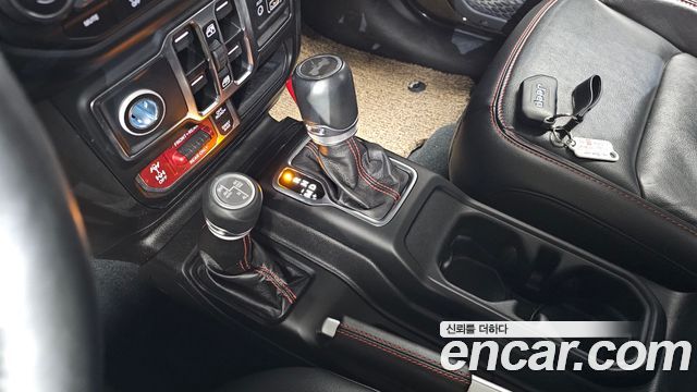 Jeep Wrangler 2022 — photo 9