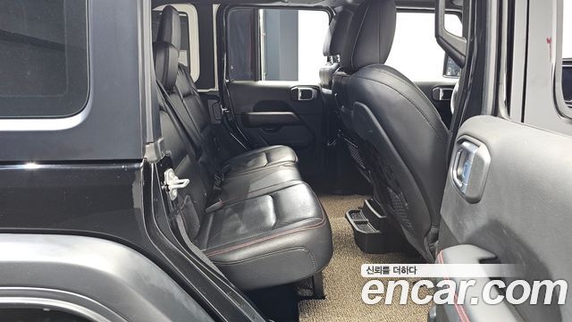 Jeep Wrangler 2022 — photo 12