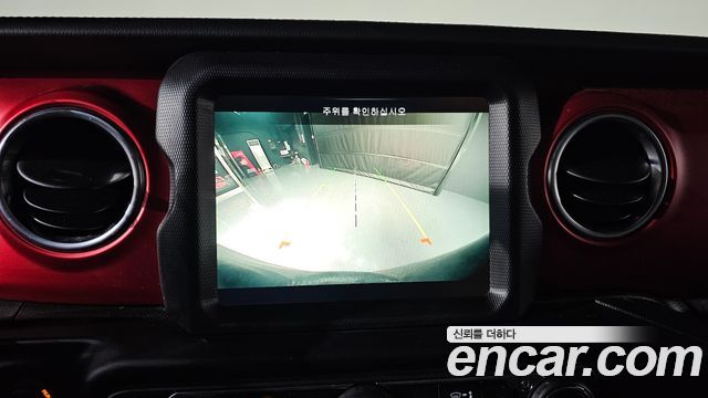 Jeep Wrangler 2022 — photo 16