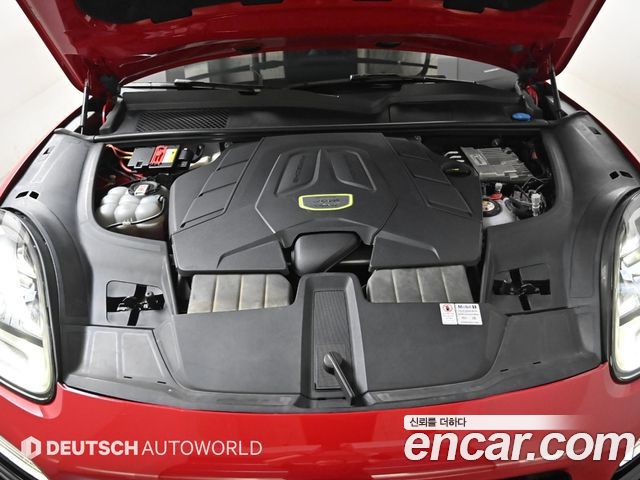 Porsche Cayenne 2021 — photo 6