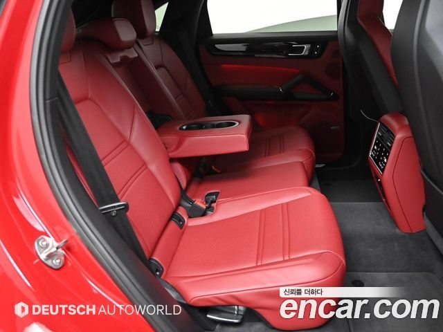 Porsche Cayenne 2021 — photo 12