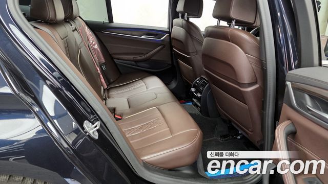 BMW 5-Series 2021 — photo 12