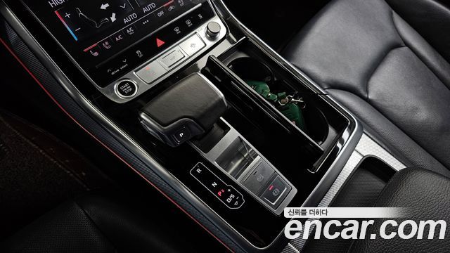 Audi Q8 2021 — photo 9