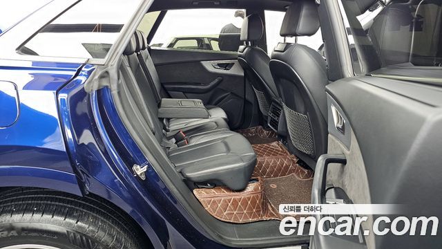 Audi Q8 2021 — photo 12