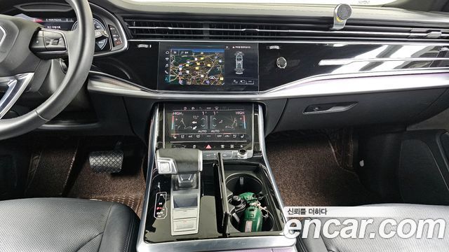 Audi Q8 2021 — photo 14