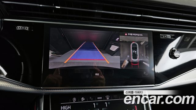 Audi Q8 2021 — photo 15