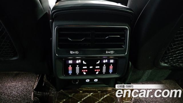 Audi Q8 2021 — photo 19