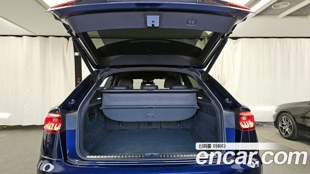 Audi Q8 2021 — photo 20