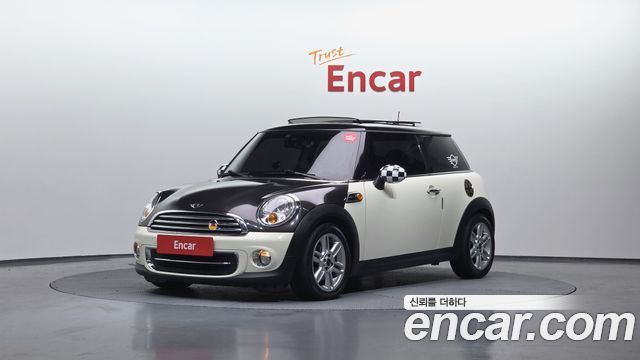 Mini Cooper 2011 — photo 1