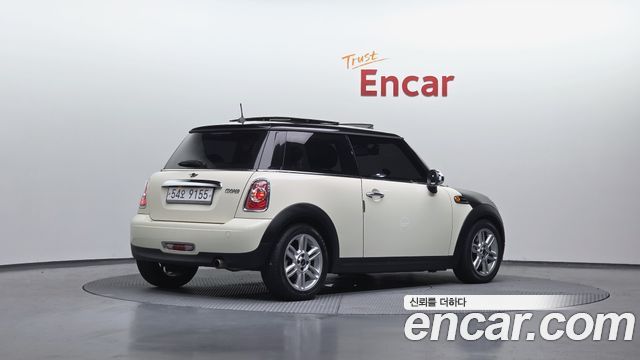 Mini Cooper 2011 — photo 2