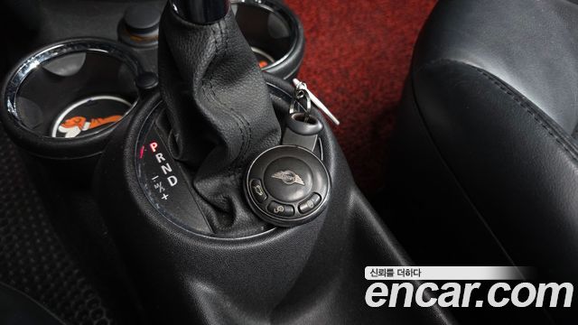 Mini Cooper 2011 — photo 17
