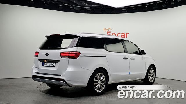 Kia Canival 2016 — photo 2