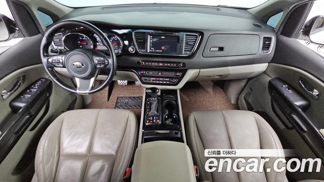 Kia Canival 2016 — photo 7