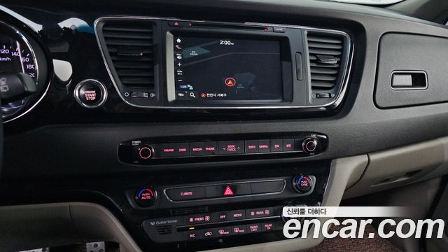 Kia Canival 2016 — photo 16