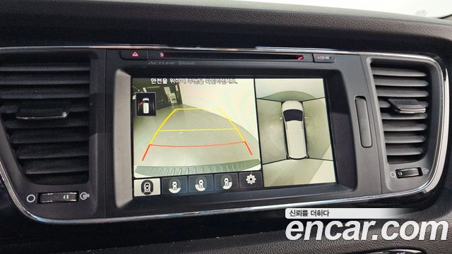 Kia Canival 2016 — photo 17