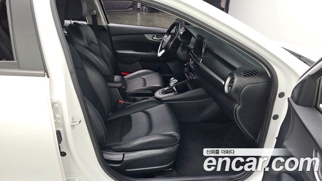 Kia K3 2021 — photo 11