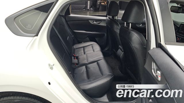 Kia K3 2021 — photo 12