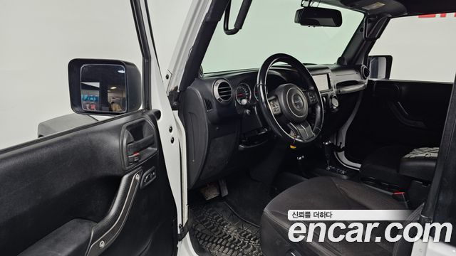 Jeep Wrangler 2013 — photo 10