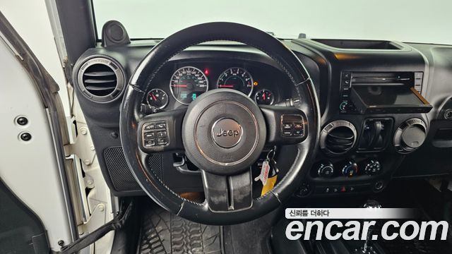 Jeep Wrangler 2013 — photo 13