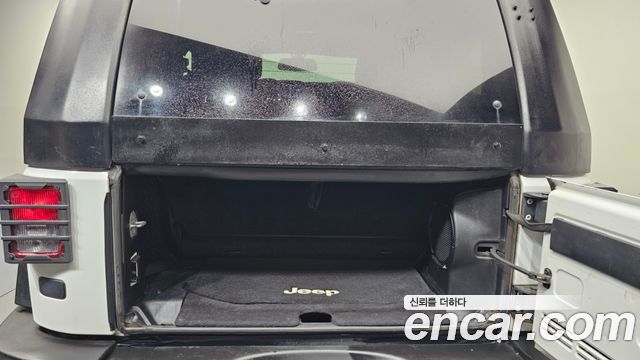 Jeep Wrangler 2013 — photo 20