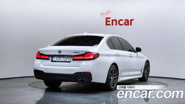 BMW 5-Series 2022 — photo 2