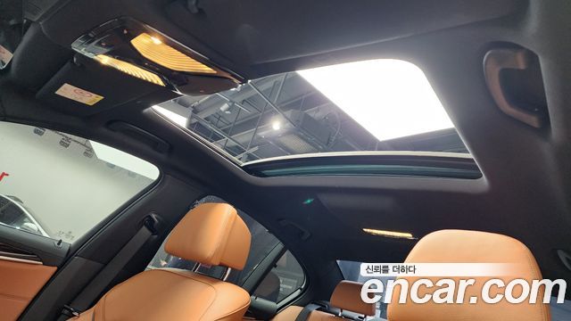 BMW 5-Series 2022 — photo 17